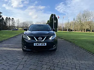 Used 2017 Nissan Qashqai Tekna Black - Interior and Exterior details 8