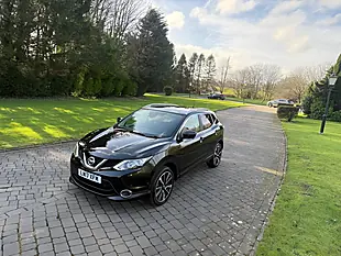 Used 2017 Nissan Qashqai Tekna Black - Interior and Exterior details 9