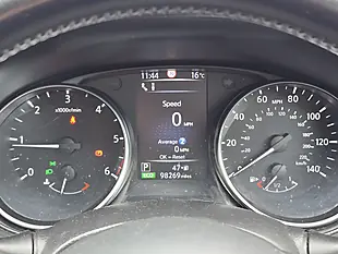 Used 2017 Nissan Qashqai Tekna Black - Interior and Exterior details 10