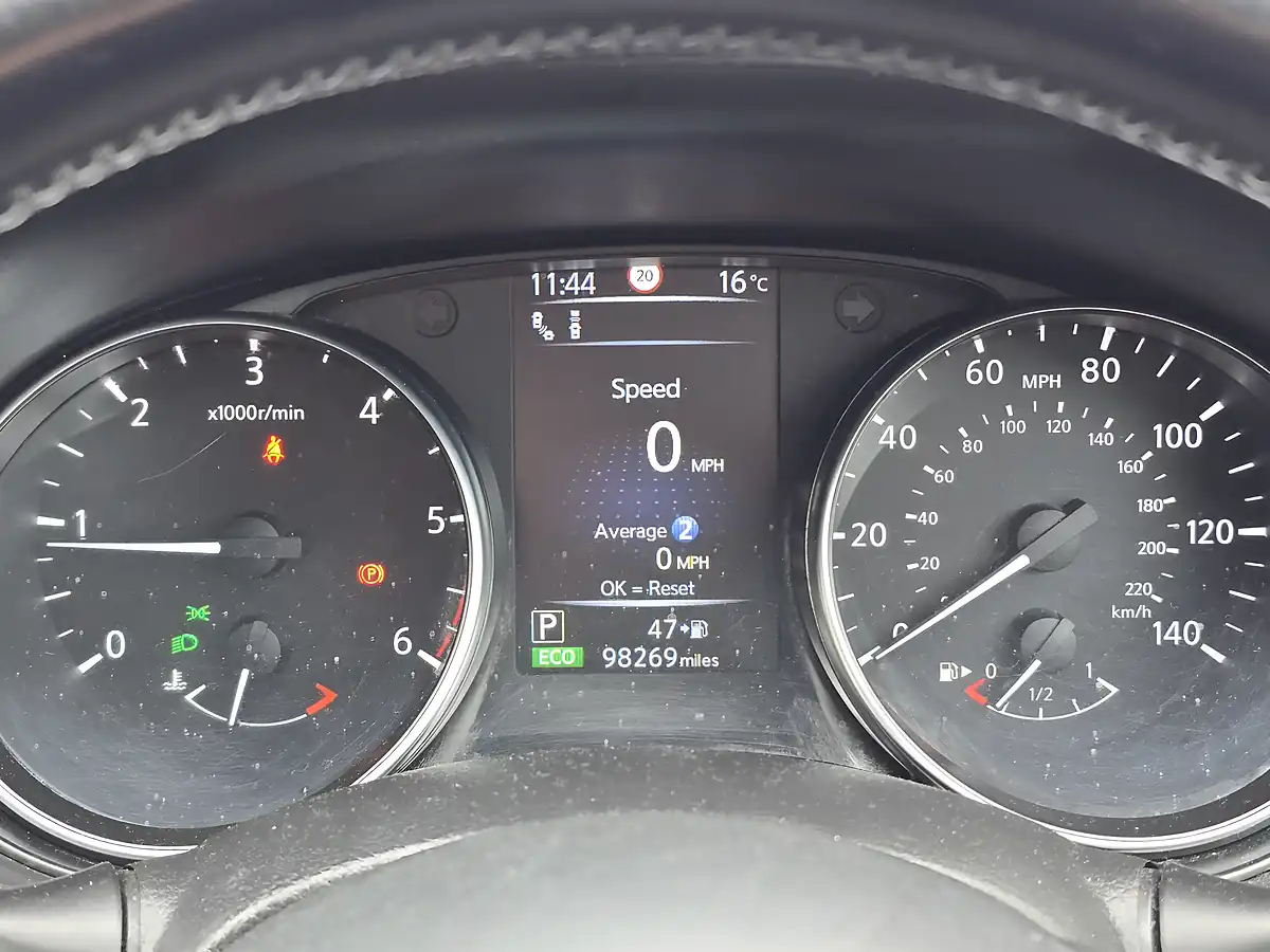 Used 2017 Nissan Qashqai Tekna Black - Interior and Exterior details 10