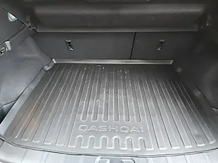 Used 2017 Nissan Qashqai Tekna Black - Interior and Exterior details 18