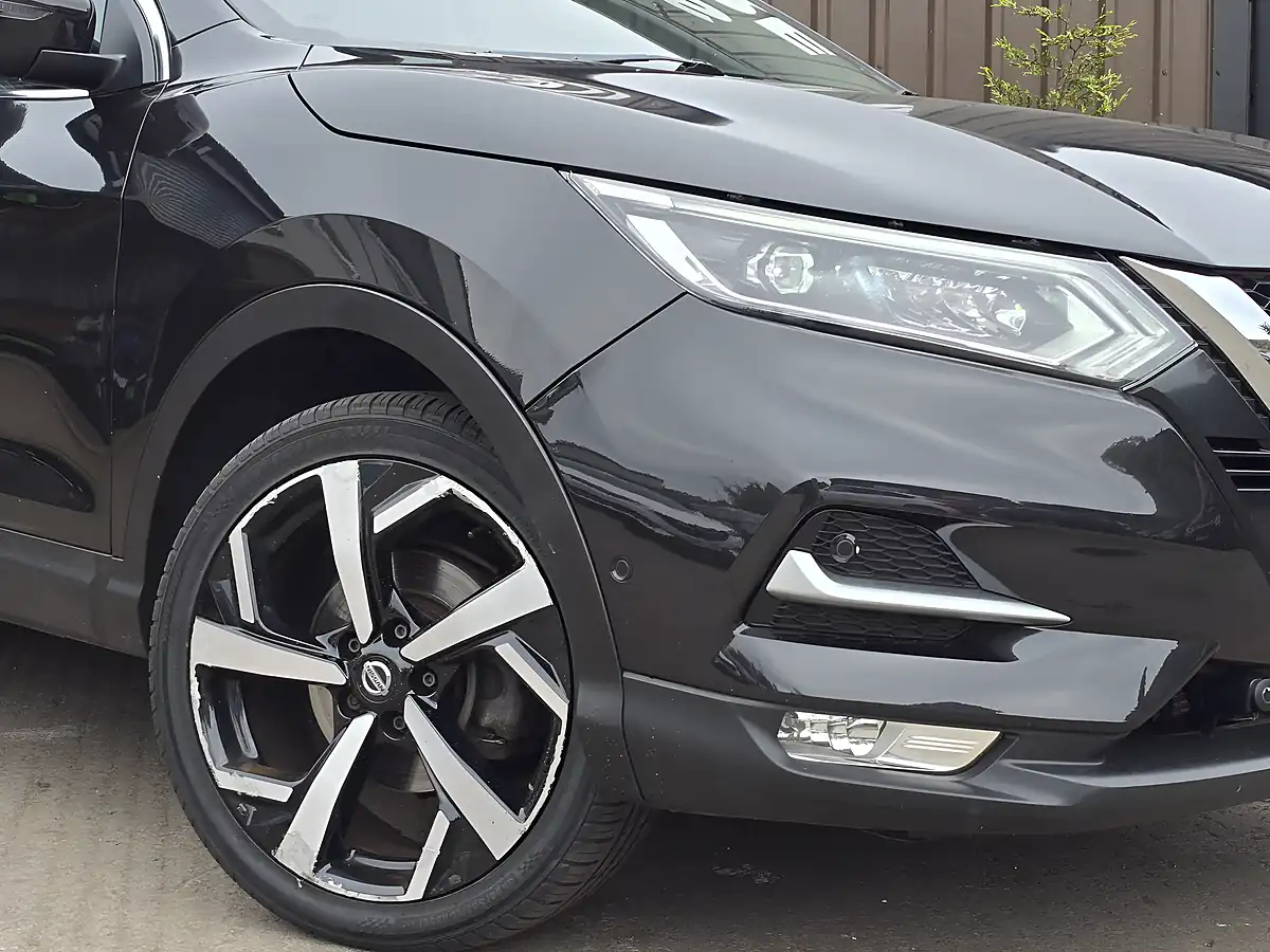 Used 2017 Nissan Qashqai Tekna Black - Interior and Exterior details 2