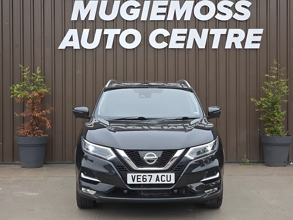 Used 2017 Nissan Qashqai Tekna Black - Interior and Exterior details 3