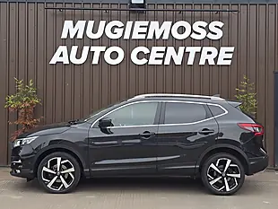 Used 2017 Nissan Qashqai Tekna Black - Interior and Exterior details 4