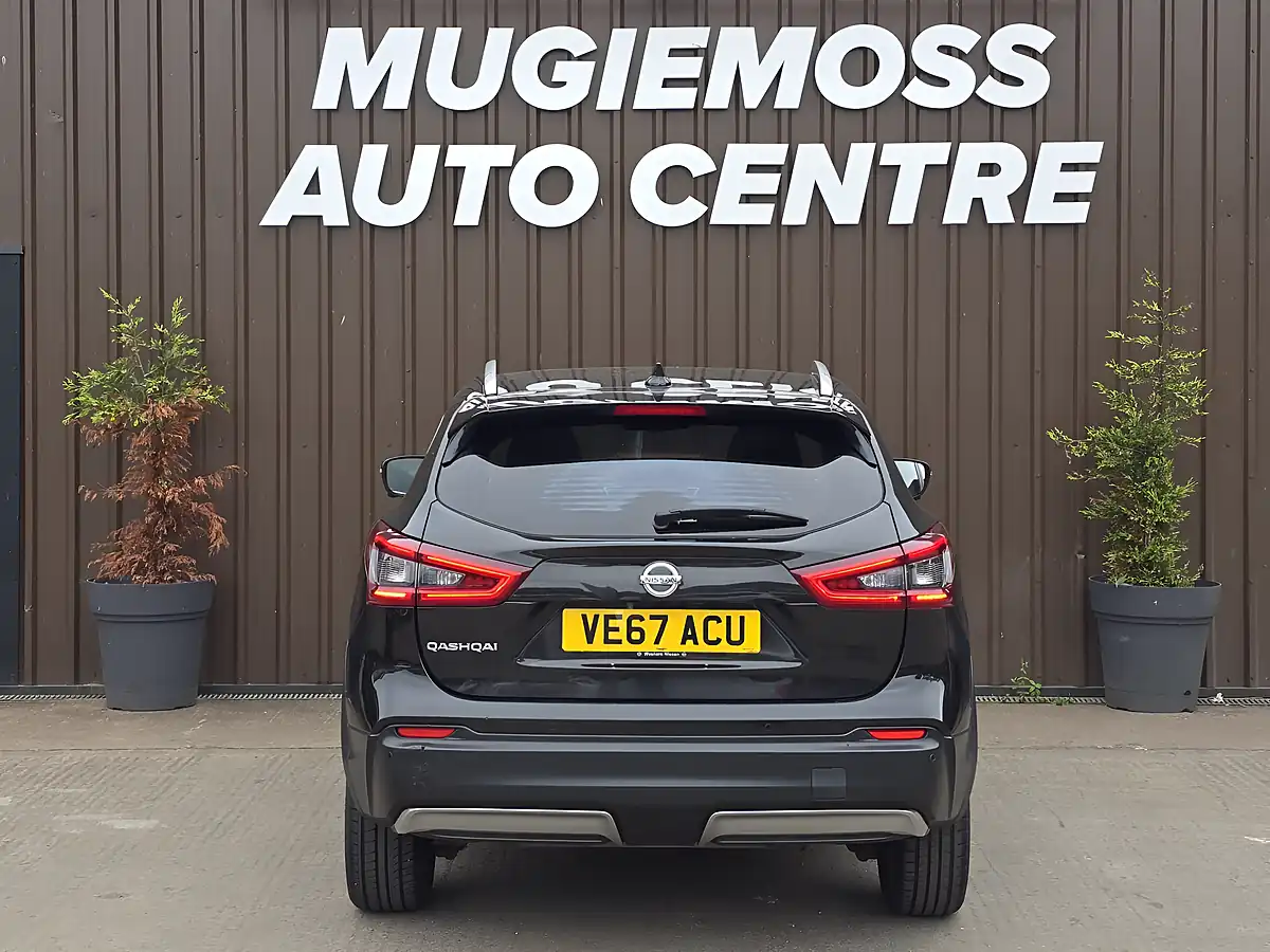 Used 2017 Nissan Qashqai Tekna Black - Interior and Exterior details 5