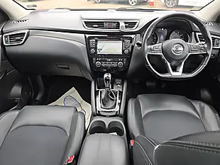 Used 2017 Nissan Qashqai Tekna Black - Interior and Exterior details 8