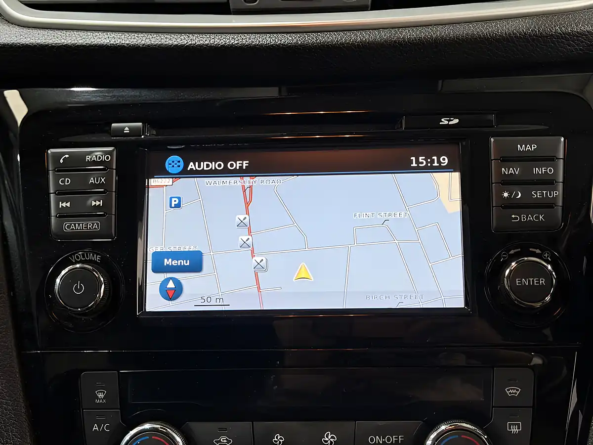Used 2017 Nissan Qashqai Tekna Black - Interior and Exterior details 11