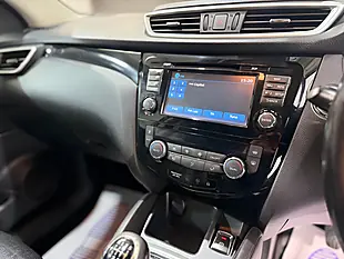 Used 2017 Nissan Qashqai Tekna Black - Interior and Exterior details 15