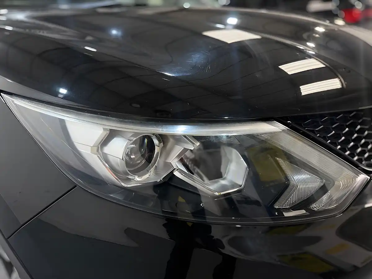 Used 2017 Nissan Qashqai Tekna Black - Interior and Exterior details 19