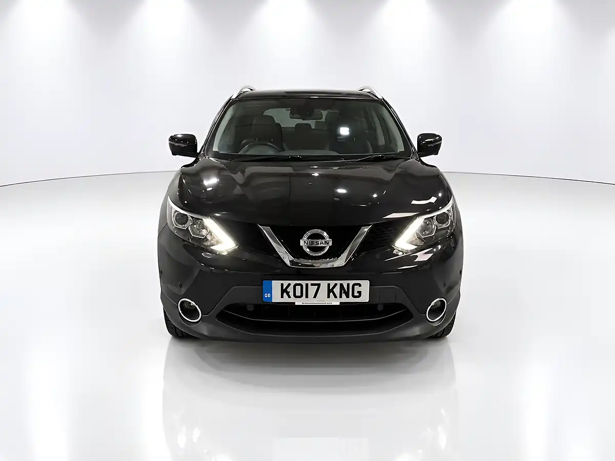 Used 2017 Nissan Qashqai Tekna Black - Interior and Exterior details 3