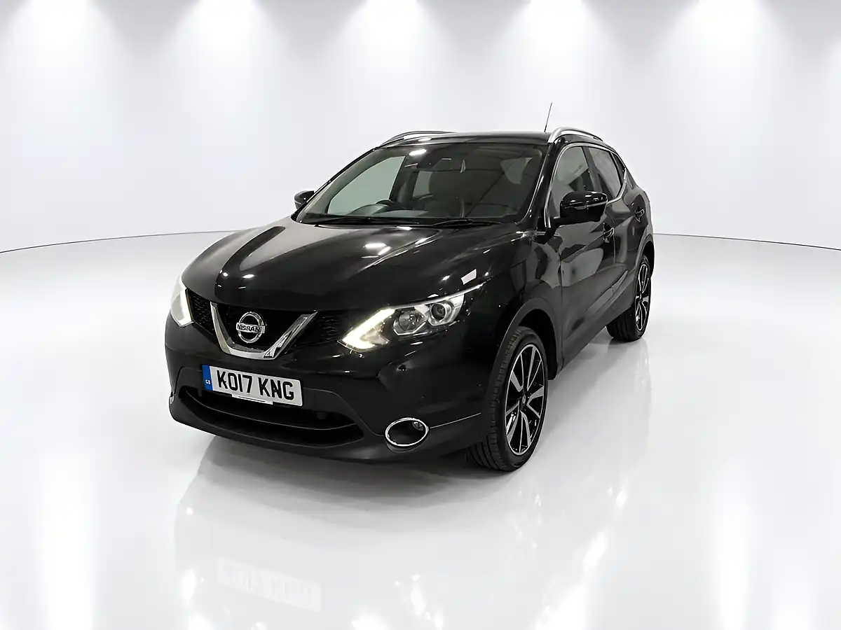 Used 2017 Nissan Qashqai Tekna Black - Interior and Exterior details 4