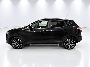 Used 2017 Nissan Qashqai Tekna Black - Interior and Exterior details 5