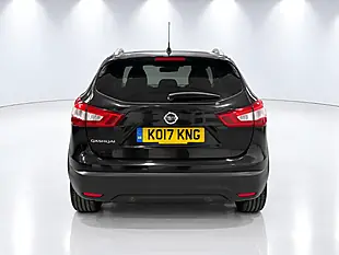 Used 2017 Nissan Qashqai Tekna Black - Interior and Exterior details 7