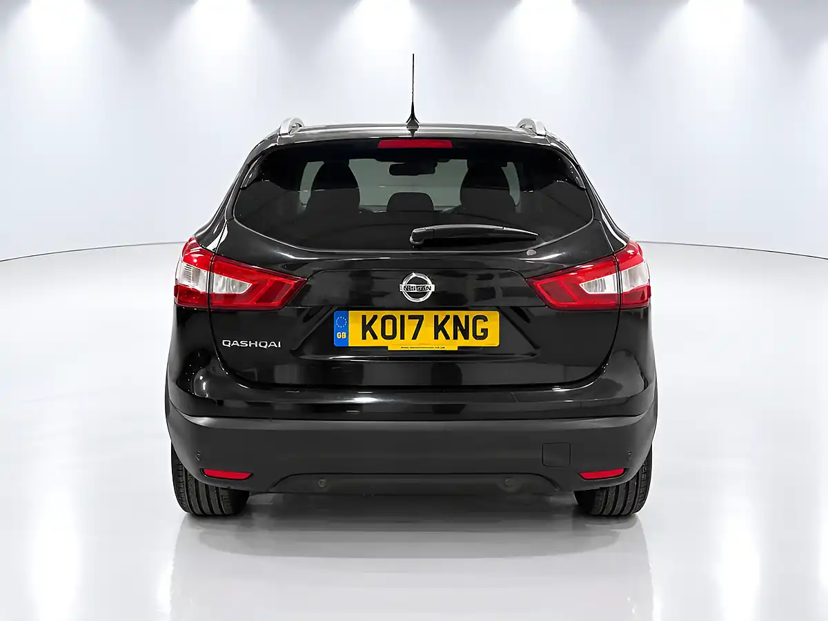Used 2017 Nissan Qashqai Tekna Black - Interior and Exterior details 7