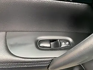 Used 2017 Nissan Qashqai Tekna Black - Interior and Exterior details 16