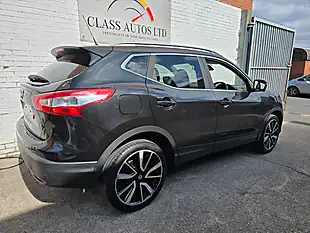 Used 2017 Nissan Qashqai Tekna Black - Interior and Exterior details 11