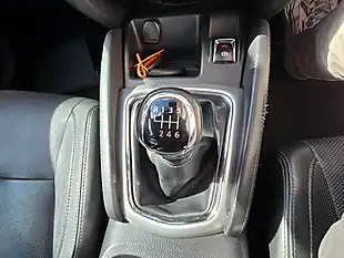 Used 2017 Nissan Qashqai Tekna Black - Interior and Exterior details 12