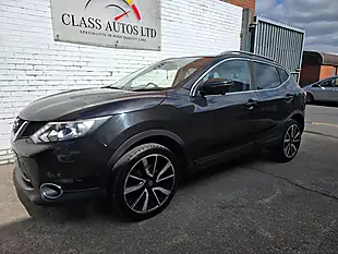 Used 2017 Nissan Qashqai Tekna Black - Interior and Exterior details 7