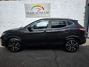 Used 2017 Nissan Qashqai Tekna Black - Interior and Exterior details 8