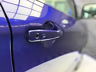 Used 2017 Nissan Qashqai Tekna Blue - Interior and Exterior details 11