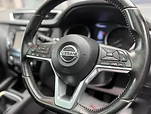 Used 2017 Nissan Qashqai Tekna Blue - Interior and Exterior details 15