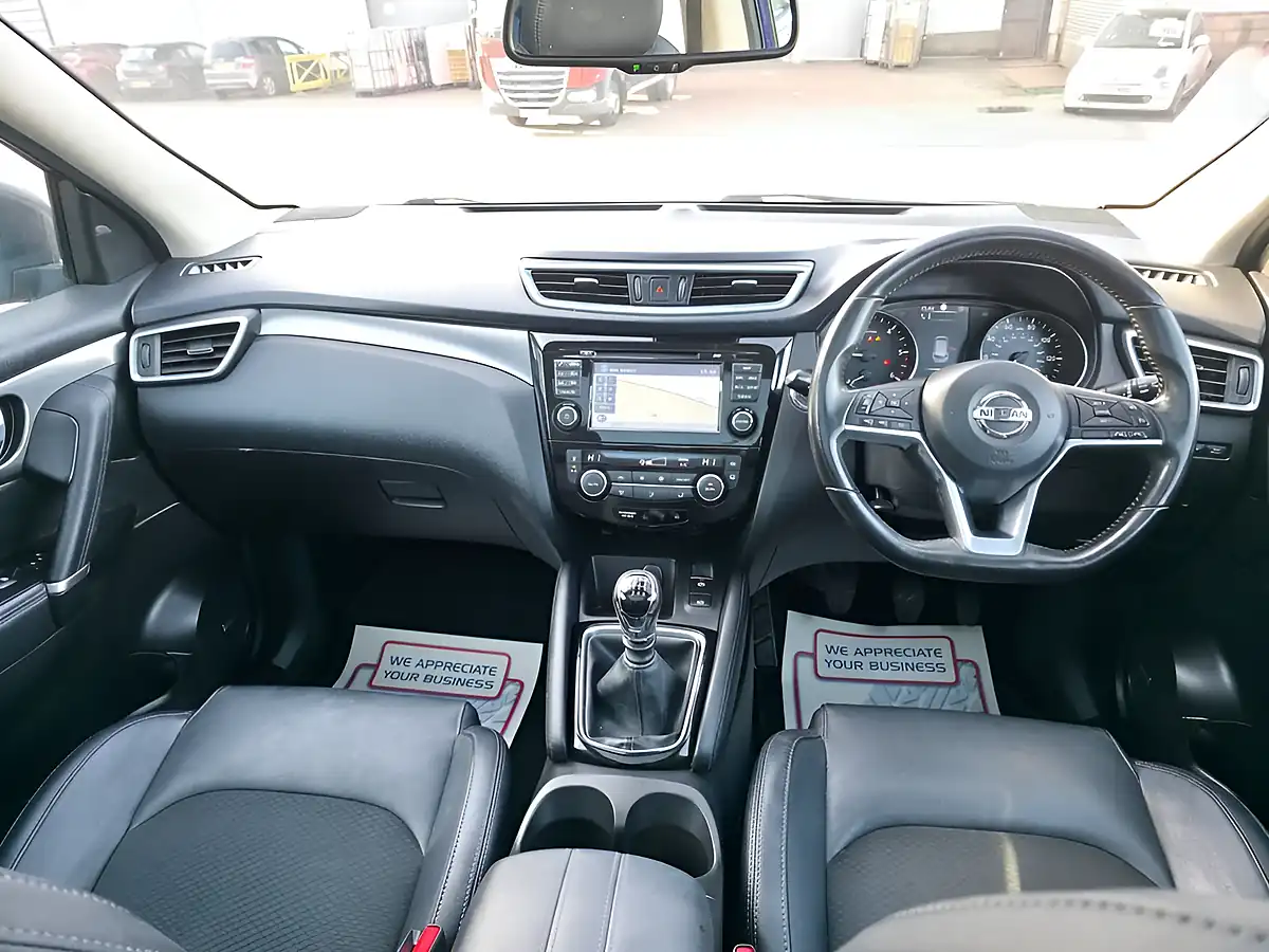 Used 2017 Nissan Qashqai Tekna Blue - Interior and Exterior details 11