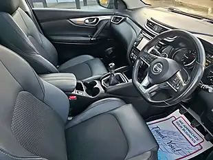Used 2017 Nissan Qashqai Tekna Blue - Interior and Exterior details 13