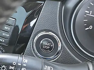 Used 2017 Nissan Qashqai Tekna Blue - Interior and Exterior details 18