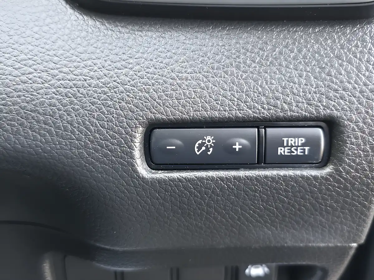 Used 2017 Nissan Qashqai Tekna Blue - Interior and Exterior details 20