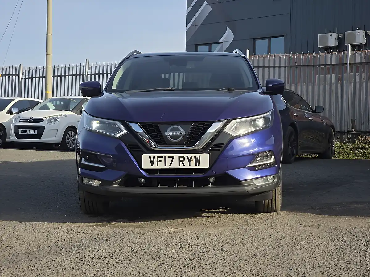 Used 2017 Nissan Qashqai Tekna Blue - Interior and Exterior details 3