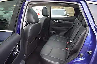 Used 2017 Nissan Qashqai Tekna Blue - Interior and Exterior details 12