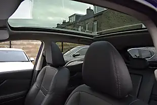 Used 2017 Nissan Qashqai Tekna Blue - Interior and Exterior details 16