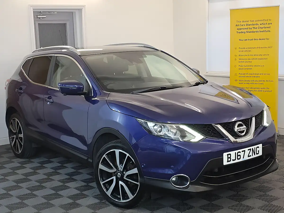 Used 2017 Nissan Qashqai Tekna Blue - Interior and Exterior details 3