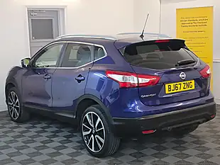 Used 2017 Nissan Qashqai Tekna Blue - Interior and Exterior details 4