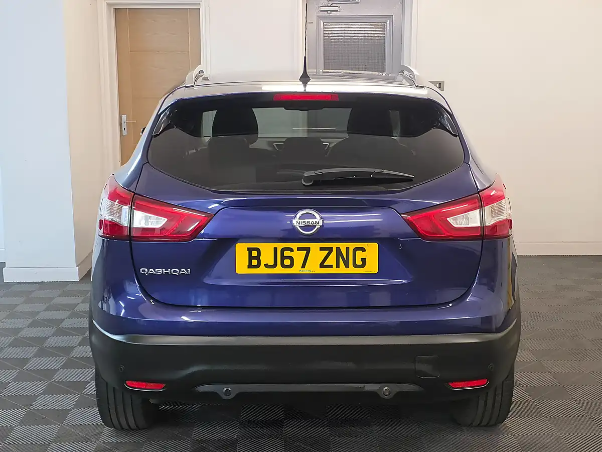Used 2017 Nissan Qashqai Tekna Blue - Interior and Exterior details 5