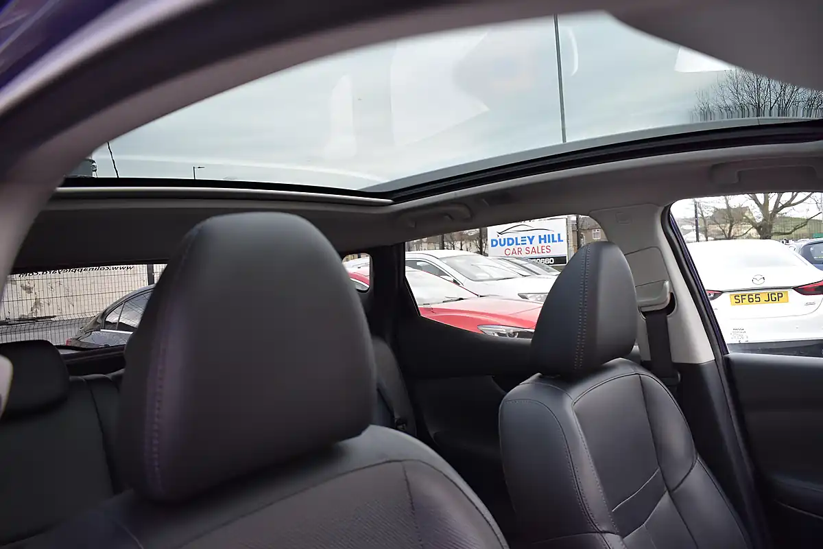 Used 2017 Nissan Qashqai Tekna Blue - Interior and Exterior details 9