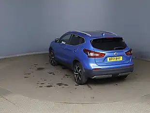 Used 2017 Nissan Qashqai Tekna Blue - Interior and Exterior details 11