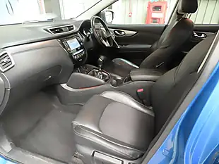 Used 2017 Nissan Qashqai Tekna Blue - Interior and Exterior details 5