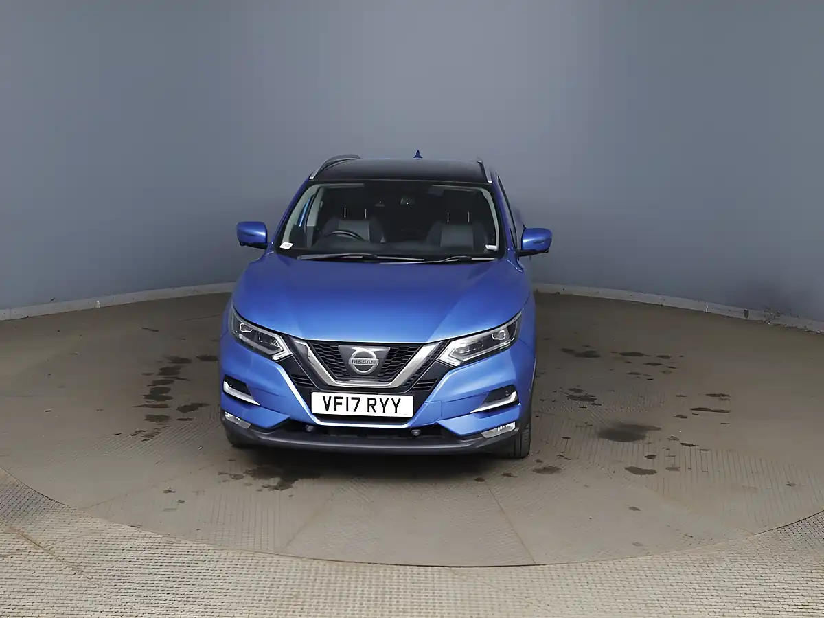 Used 2017 Nissan Qashqai Tekna Blue - Interior and Exterior details 9