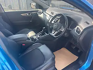 Used 2017 Nissan Qashqai Tekna Blue - Interior and Exterior details 10