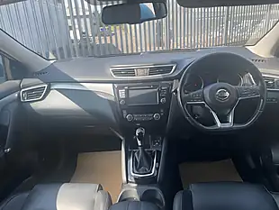 Used 2017 Nissan Qashqai Tekna Blue - Interior and Exterior details 12