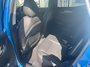 Used 2017 Nissan Qashqai Tekna Blue - Interior and Exterior details 14