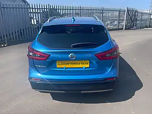 Used 2017 Nissan Qashqai Tekna Blue - Interior and Exterior details 8