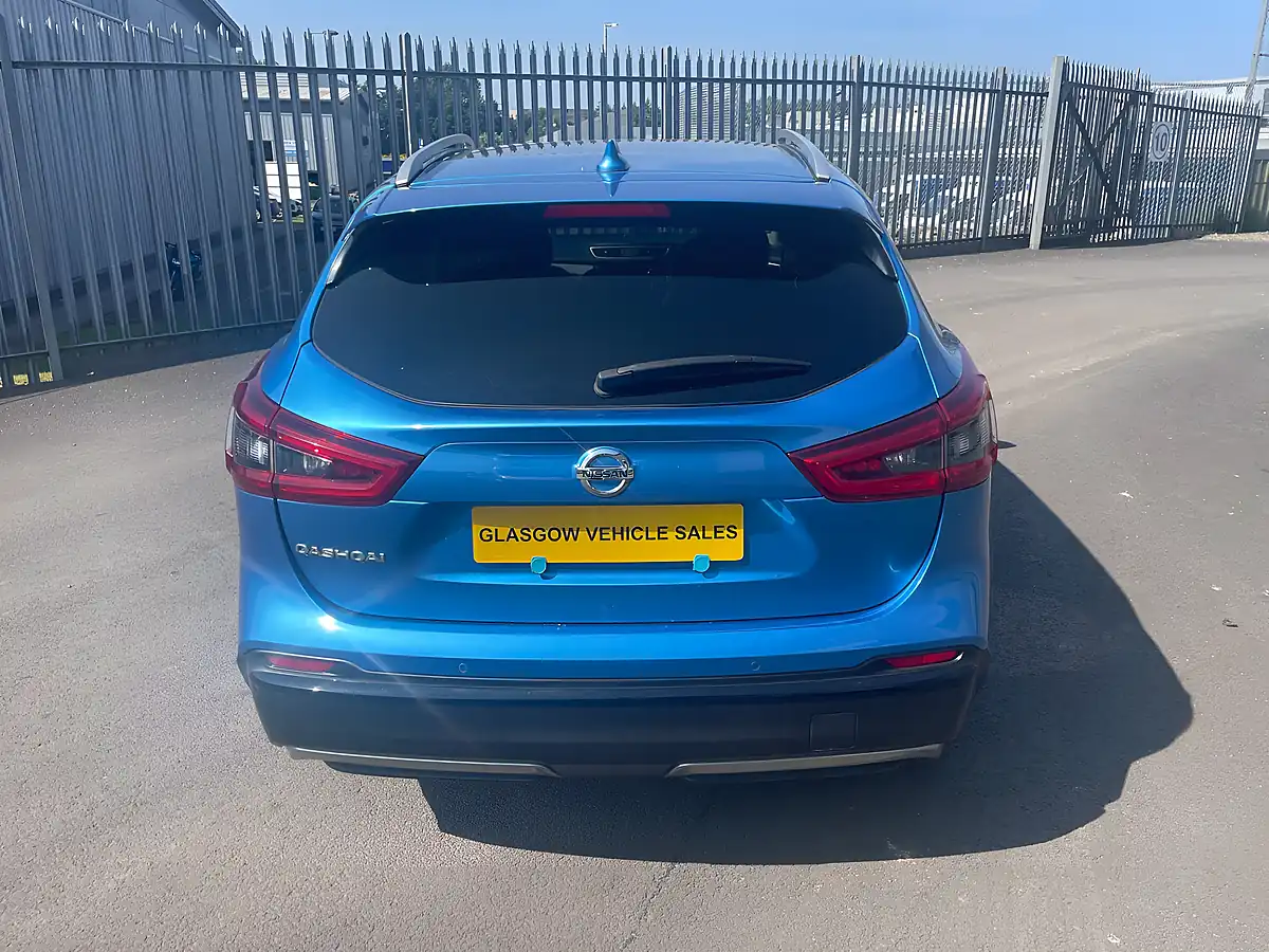Used 2017 Nissan Qashqai Tekna Blue - Interior and Exterior details 8