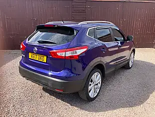 Used 2017 Nissan Qashqai Tekna Blue - Interior and Exterior details 3