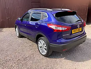 Used 2017 Nissan Qashqai Tekna Blue - Interior and Exterior details 4