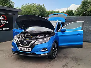 Used 2017 Nissan Qashqai Tekna Blue - Interior and Exterior details 10