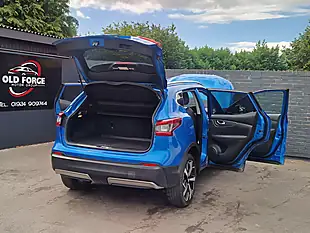 Used 2017 Nissan Qashqai Tekna Blue - Interior and Exterior details 12