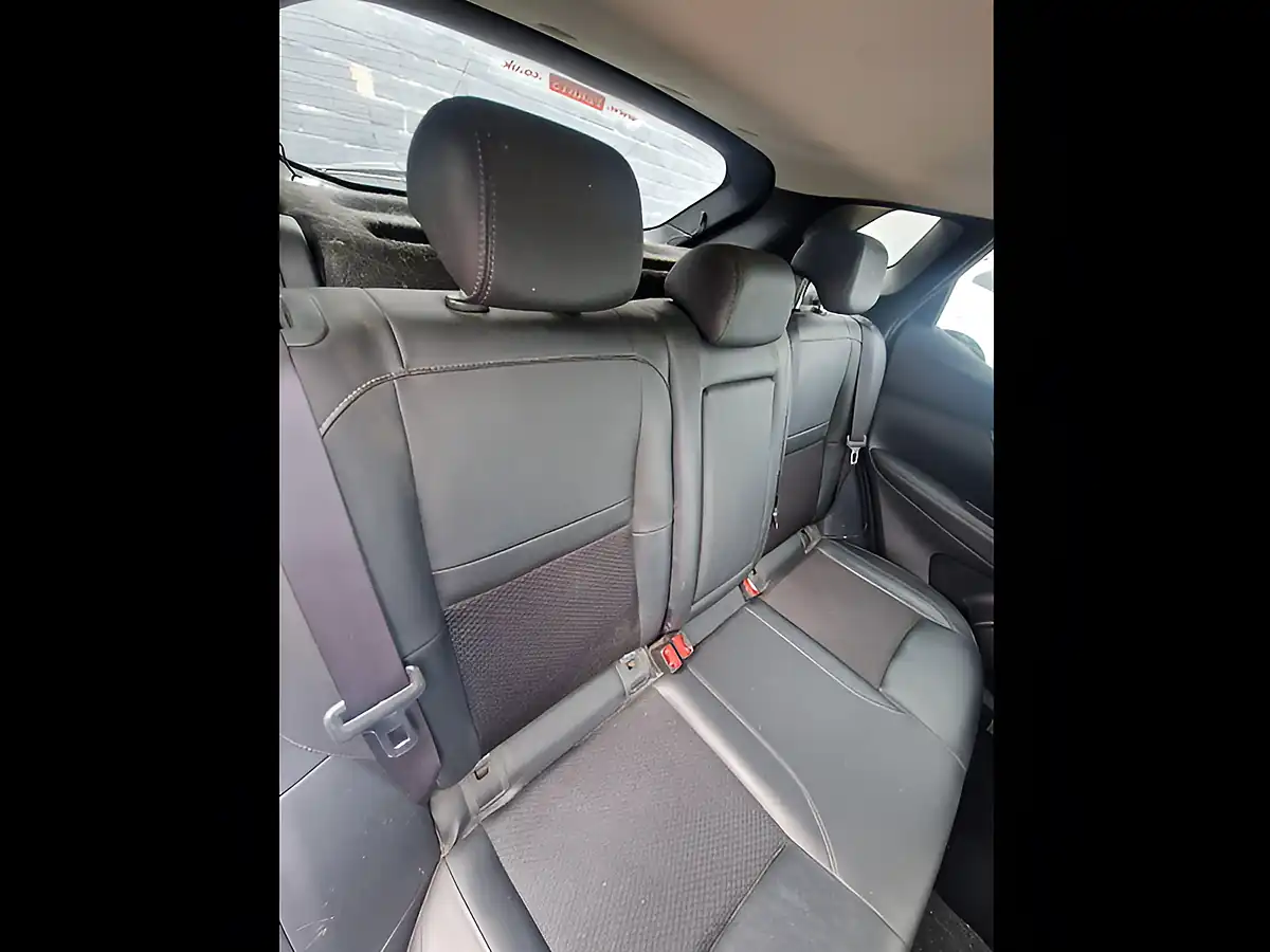 Used 2017 Nissan Qashqai Tekna Blue - Interior and Exterior details 15