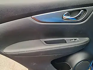 Used 2017 Nissan Qashqai Tekna Blue - Interior and Exterior details 17
